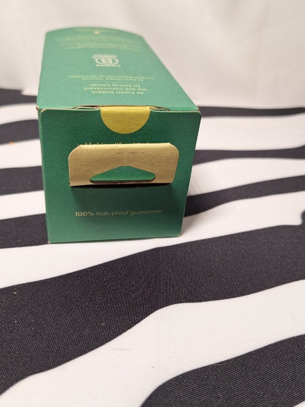 NWT Earth Rated Poop Bags and Poop Bag Dispenser - Picture 10 of 10